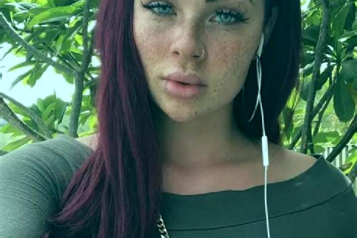 Penelope, 31, a red grey-eyed latina companion based in Sundsvall. Offering Tantra, BDSM, Dinner Date. Available for incall and outcall, day and evening dates.
