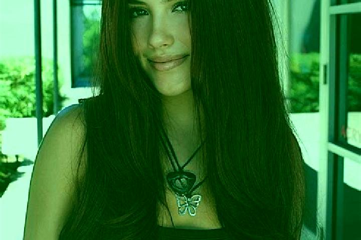 Penelope, 32, a auburn dark-eyed latina companion based in Montbeugny. Offering Striptease, Domination, Couples, Roleplay. Available for incall and outcall, ...
