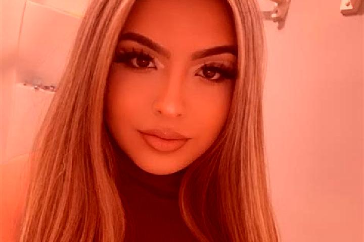 Penelope, 32, a blonde dark-eyed latina companion based in Bolcske. Offering Travel Companion, Deep French Kissing, Erotic Massage, Dinner Date. Available fo...