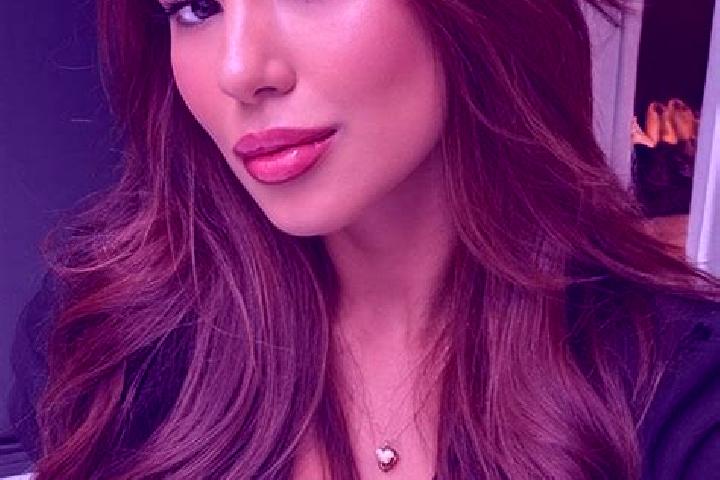 Penelope, 32, a chestnut brown-eyed latina companion based in Albergaria-a-Velha. Offering BDSM, Roleplay, Dinner Date. Available for incall and outcall, day...