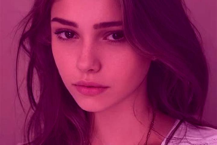 Penelope, 32, a chestnut grey-eyed slavic companion based in Patuli. Offering Tantra, Party Girl, Striptease, Dinner Date. Available for incall and outcall, ...