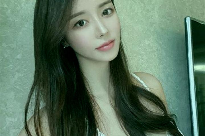Penelope, 32 — Escort in Jiamaogong, China