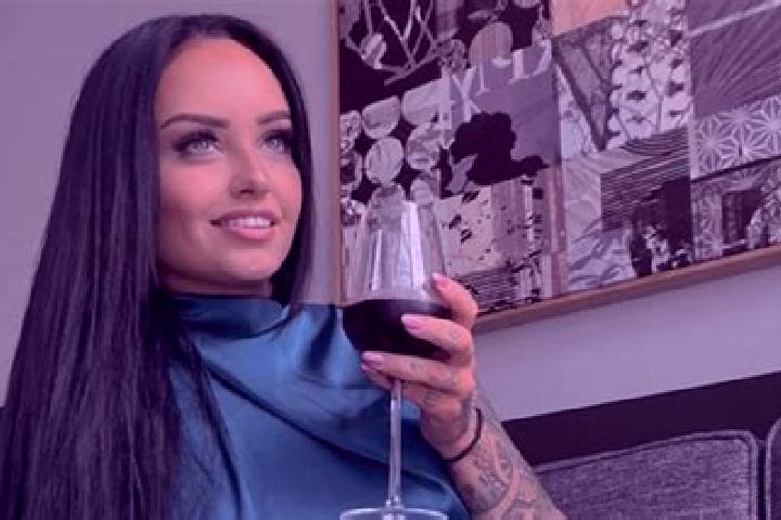 Penelope, 32 — Escort in Rose Lodge, United States