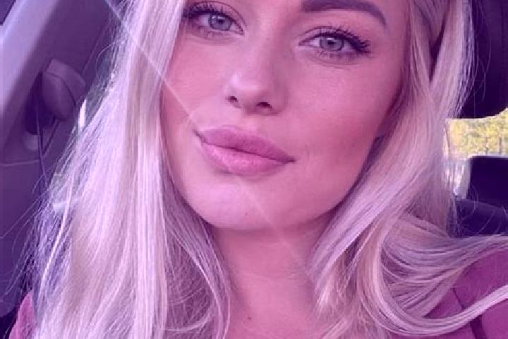 Penelope, 33, a blonde hazel-eyed mediterranean companion based in Ologeni. Offering BDSM, Prostate Massage, GFE. Available for incall and outcall, day and e...