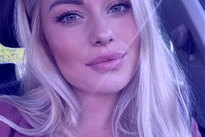 Penelope, 33, a blonde hazel-eyed slavic companion based in Zopoco. Offering Erotic Massage, Couples. Available for incall and outcall, overnight bookings av...