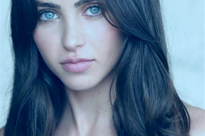 Penelope, 33, a brunette blue-eyed mixed companion based in Largo. Offering GFE, OWO, CIM, Fetish. Available for incall and outcall, day and evening dates.