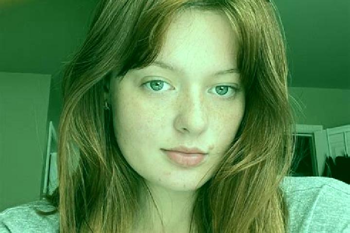 Penelope, 33, a red dark-eyed caucasian companion based in Fairchilds. Offering Tantra, CIM. Available for incall and outcall, day and evening dates.