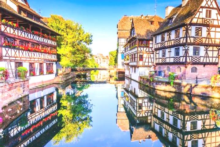 Penelope, 33 — Escort in Peron, France