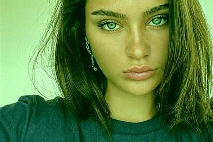 Penelope, 34, a brunette blue-eyed ebony companion based in Sungaitatas. Offering Tantra, Party Girl, 69. Available for incall and outcall, overnight booking...