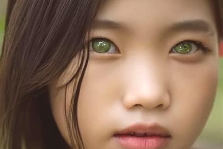 Penelope, 34, a dark blonde green-eyed asian companion based in Belkis. Offering Roleplay, BDSM, CIM. Available for incall and outcall, overnight bookings av...