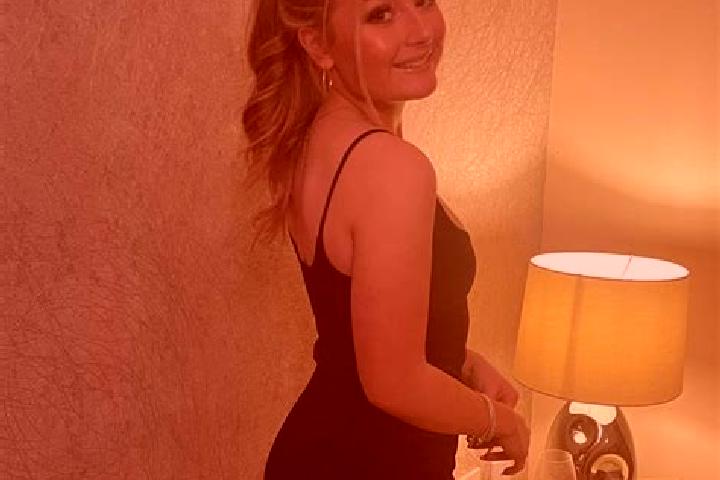 Penelope, 34 — Escort in Cumbernauld, United Kingdom