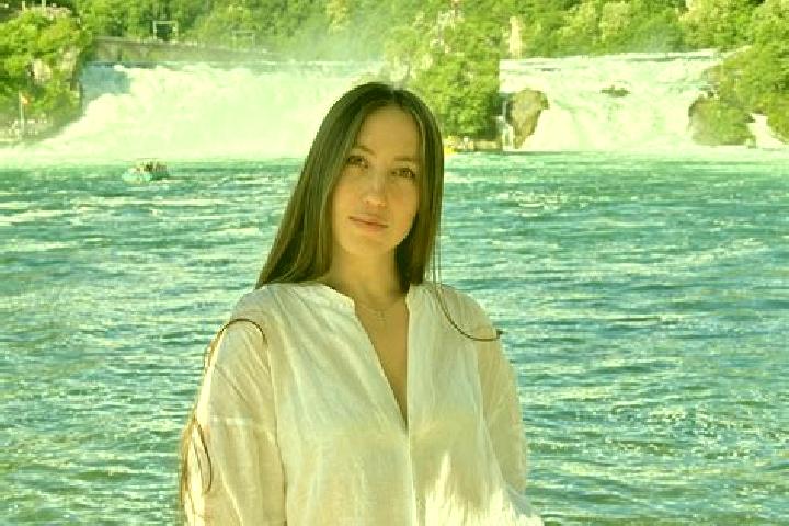 Penelope, 34 — Escort in Pfaeffikon / Irgenhausen, Switzerland