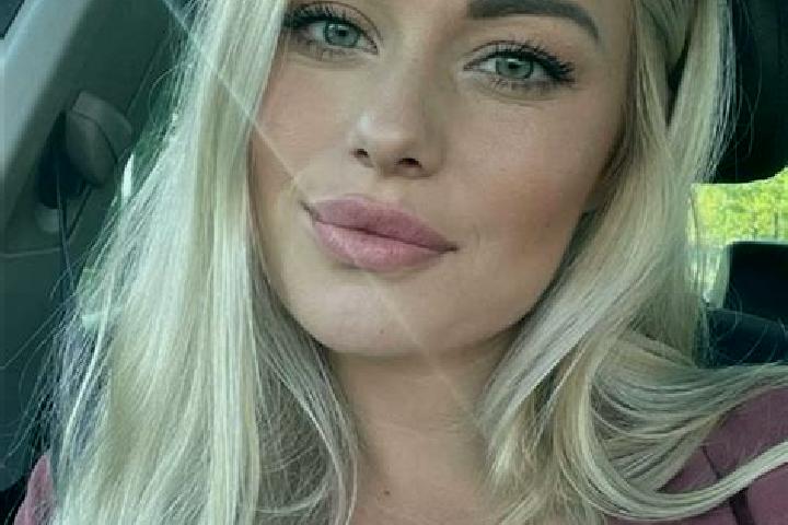 Penelope, 35, a blonde hazel-eyed european companion based in Kardzhin. Offering Couples, Massage, Prostate Massage. Available for incall and outcall, day an...