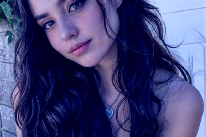 Penelope, 35, a dark blonde hazel-eyed middle eastern companion based in Ezzamgbo. Offering Girlfriend Experience, Deep French Kissing, Overnight. Available ...
