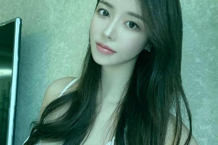 Penelope, 35 — Escort in Douping, China