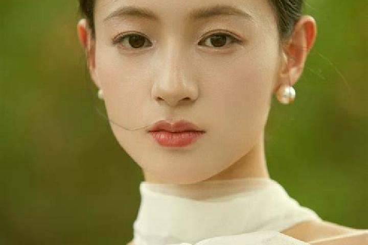 Penelope, 35 — Escort in Jiaxin, China