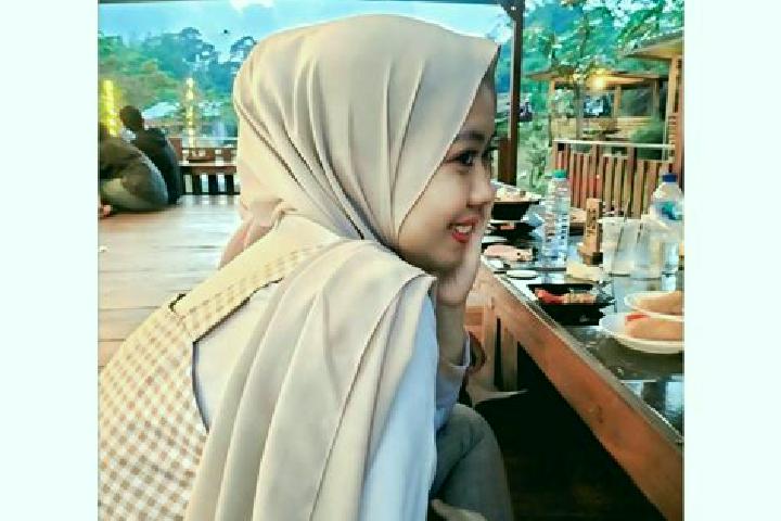 Penelope, 35 — Escort in Kutorejo, Indonesia