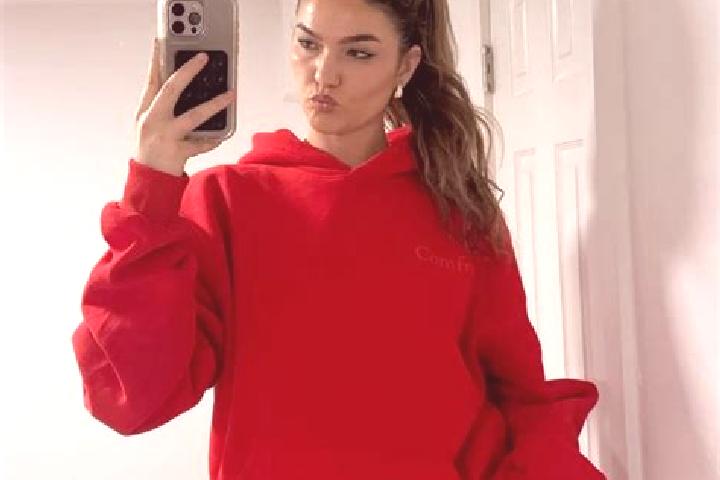 Penelope, 35 — Escort in Red Chute, United States