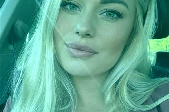 Penelope, 36, a blonde hazel-eyed indian companion based in Eriz. Offering Fetish, Travel Companion, Prostate Massage. Available for incall and outcall, day ...