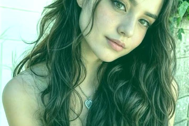 Penelope, 36, a red hazel-eyed middle eastern companion based in Angers. Offering Massage, Party Girl, OWO. Available for incall and outcall, day and evening...
