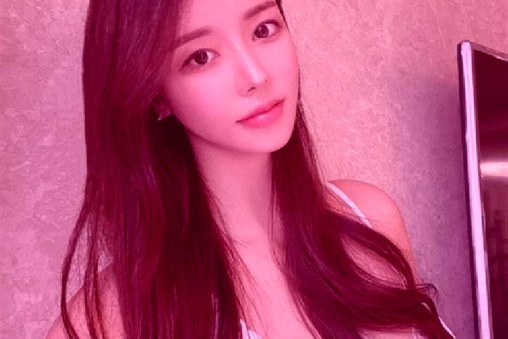 Penelope, 36 — Escort in Yanwo, China