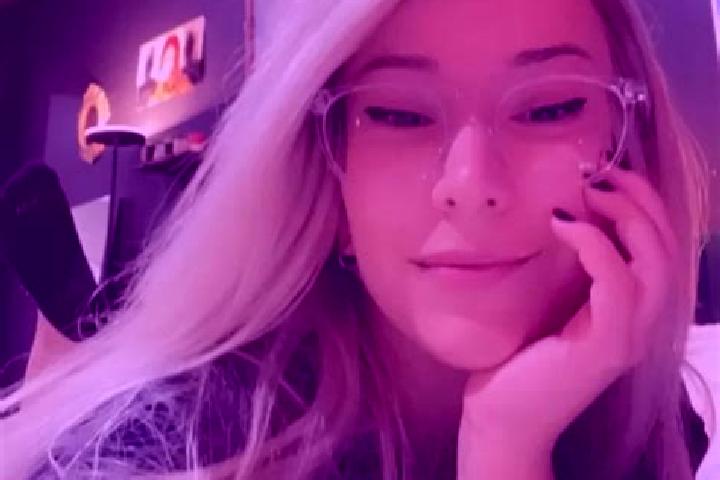 Penelope, 37, a blonde grey-eyed asian companion based in Bara Uchana. Offering Striptease, Prostate Massage, Roleplay, Deep French Kissing. Available for in...