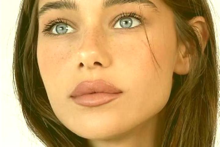 Penelope, 37, a brunette blue-eyed european companion based in Lavare. Offering Couples, Party Girl, Striptease, Prostate Massage. Available for incall and o...