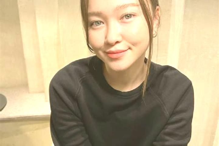 Penelope, 37, a chestnut blue-eyed asian companion based in Kesennuma. Offering A-Level, Party Girl, Erotic Massage. Available for incall and outcall, day an...