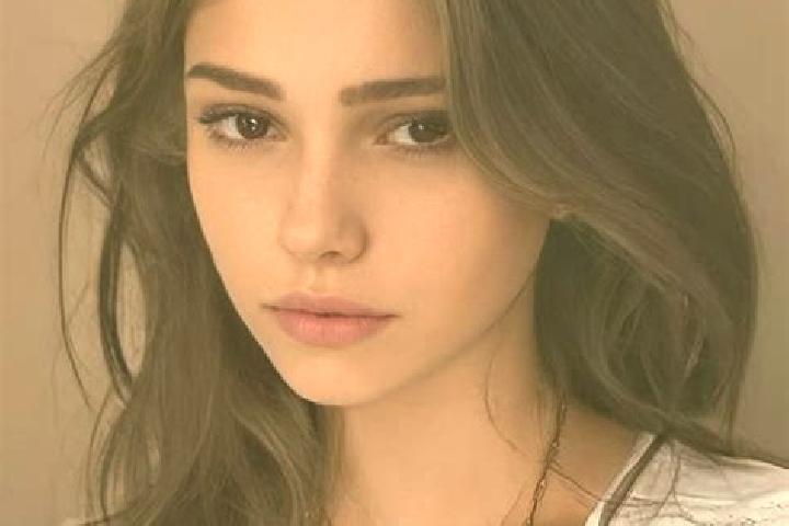 Penelope, 37, a chestnut grey-eyed slavic companion based in Rustroff. Offering GFE, Overnight, Erotic Massage. Available for incall and outcall, day and eve...