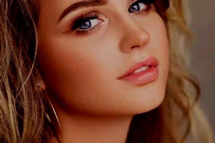 Penelope, 37, a platinum blonde green-eyed caucasian companion based in Majiaba. Offering Travel Companion, Fetish, CIM. Available for incall and outcall, da...