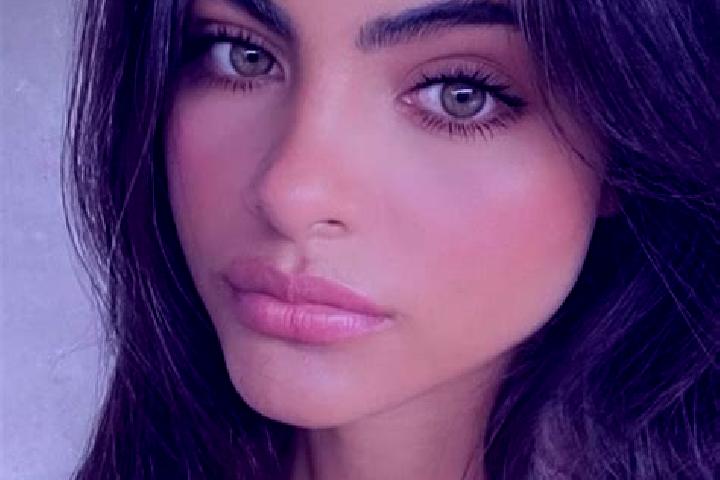 Penelope, 37, a red green-eyed indian companion based in Lettweiler. Offering BDSM, Overnight, Massage, Striptease. Available for incall and outcall, day and...