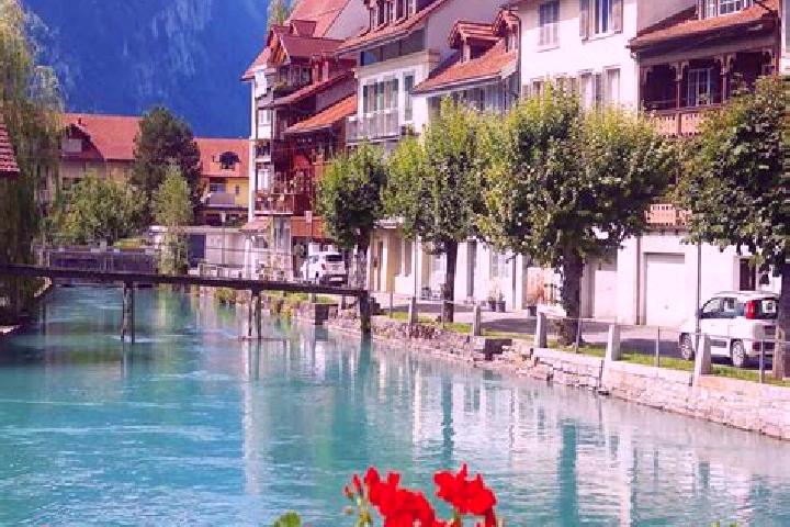 Penelope, 37 — Escort in Saint-Livres, Switzerland