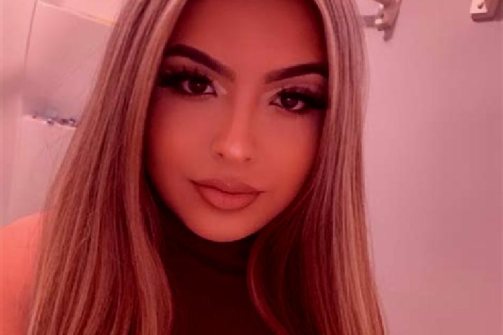 Penelope, 38, a blonde brown-eyed latina companion based in Tres Picos. Offering Duos, Girlfriend Experience, GFE, Roleplay. Available for incall and outcall...