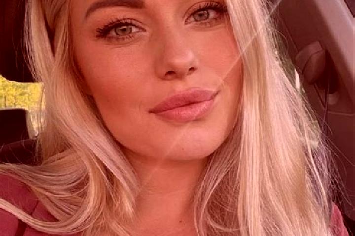 Penelope, 38, a blonde hazel-eyed ebony companion based in Grand Bend. Offering Erotic Massage, Duos, Roleplay, Tantra. Available for incall and outcall, day...