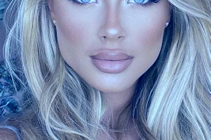 Penelope, 38, a blonde hazel-eyed latina companion based in Siimusti. Offering CIM, BDSM, A-Level, Domination. Available for incall and outcall, overnight bo...
