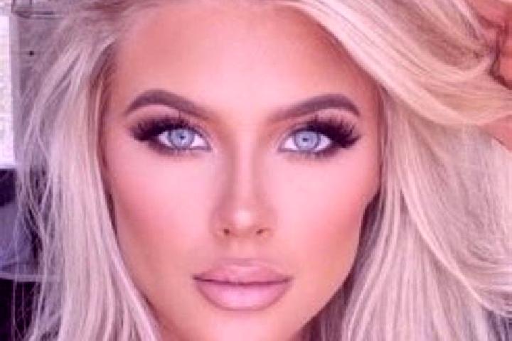 Penelope, 38, a platinum blonde brown-eyed european companion based in Budey. Offering Party Girl, Couples, BDSM. Available for incall and outcall, day and e...
