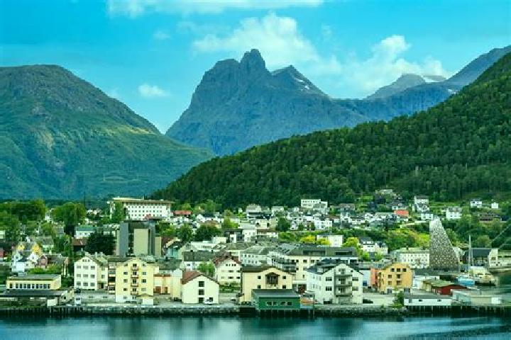 Penelope, 38 — Escort in Andalsnes, Norway