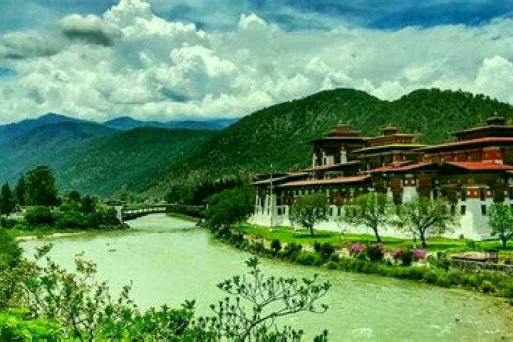 Penelope, 39 — Escort in Geylegphug, Bhutan