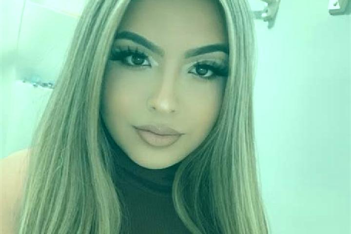Piper, 20, a blonde amber-eyed latina companion based in Dharmaram. Offering OWO, Striptease, Girlfriend Experience, Domination. Available for incall and out...