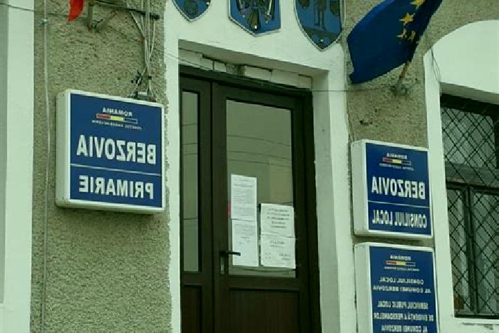 Piper, 20 — Escort in Berzovia, Romania