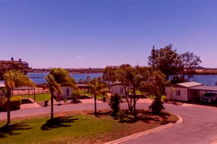 Piper, 20 — Escort in Solomontown, Australia