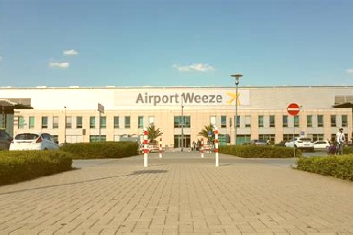 Piper, 20 — Escort in Weeze, Germany