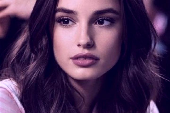 Piper, 21, a brunette brown-eyed asian companion based in Uniao Paulista. Offering Dinner Date, Massage, OWO, Striptease, Girlfriend Experience. Available fo...