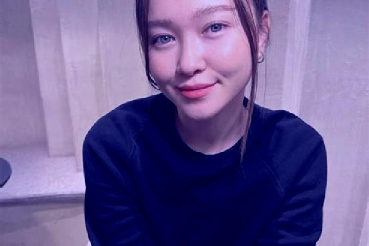 Piper, 21, a chestnut blue-eyed asian companion based in Ampleforth. Offering Domination, Couples, A-Level, Overnight. Available for incall and outcall, over...