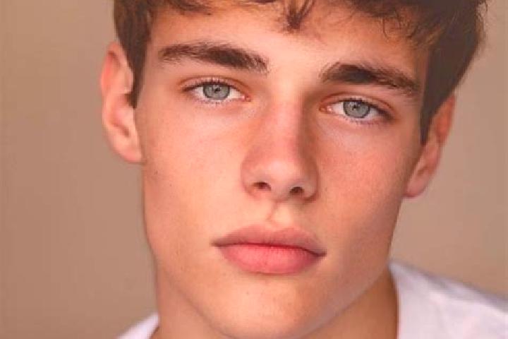 Piper, 22, a black brown-eyed caucasian companion based in Dharmabad. Offering Deep French Kissing, Erotic Massage, Girlfriend Experience. Available for inca...