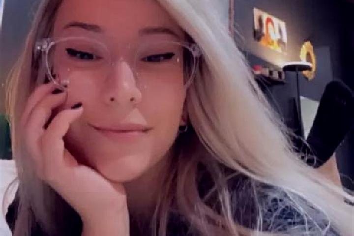 Piper, 22, a blonde dark-eyed ebony companion based in Rathmore. Offering Couples, Deep French Kissing, CIM. Available for incall and outcall, overnight book...