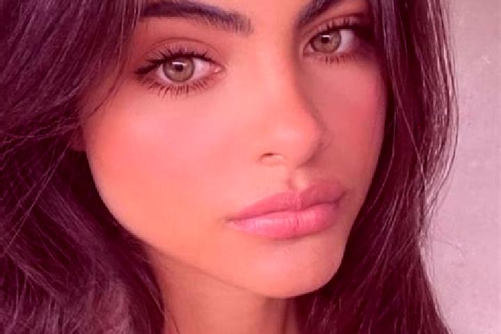 Piper, 22, a brunette dark-eyed middle eastern companion based in Fenwick. Offering Party Girl, CIM, OWO. Available for incall and outcall, overnight booking...