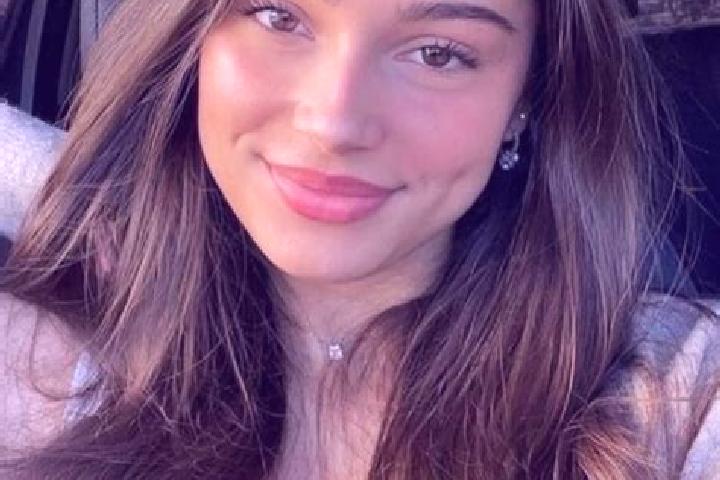 Piper, 22, a brunette hazel-eyed latina companion based in Luia. Offering GFE, Fetish, Girlfriend Experience. Available for incall and outcall, day and eveni...