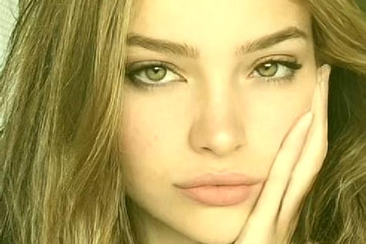 Piper, 22, a red hazel-eyed latina companion based in Malini. Offering Massage, Erotic Massage, A-Level, GFE, Deep French Kissing. Available for incall and o...
