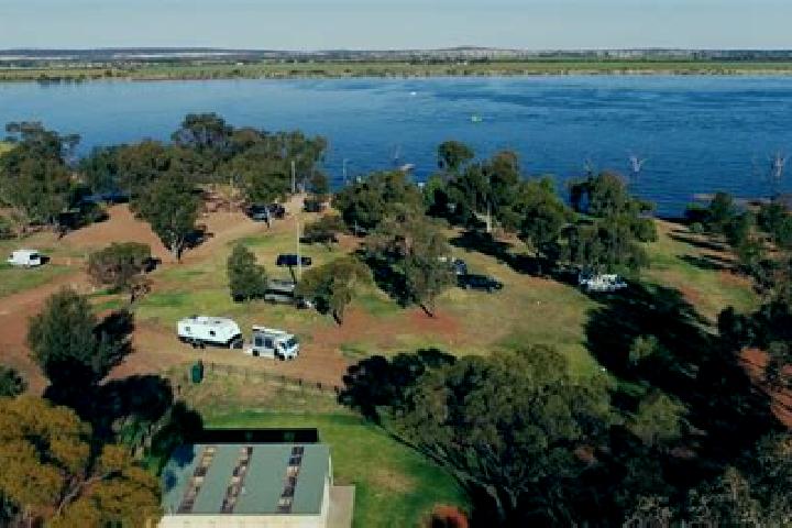 Piper, 22 — Escort in Lake Wyangan, Australia
